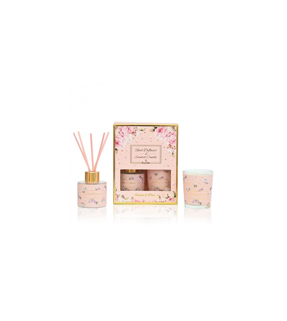 Candle gift set and aromatic space with the theme of flowers and Freesia & Pear perfume